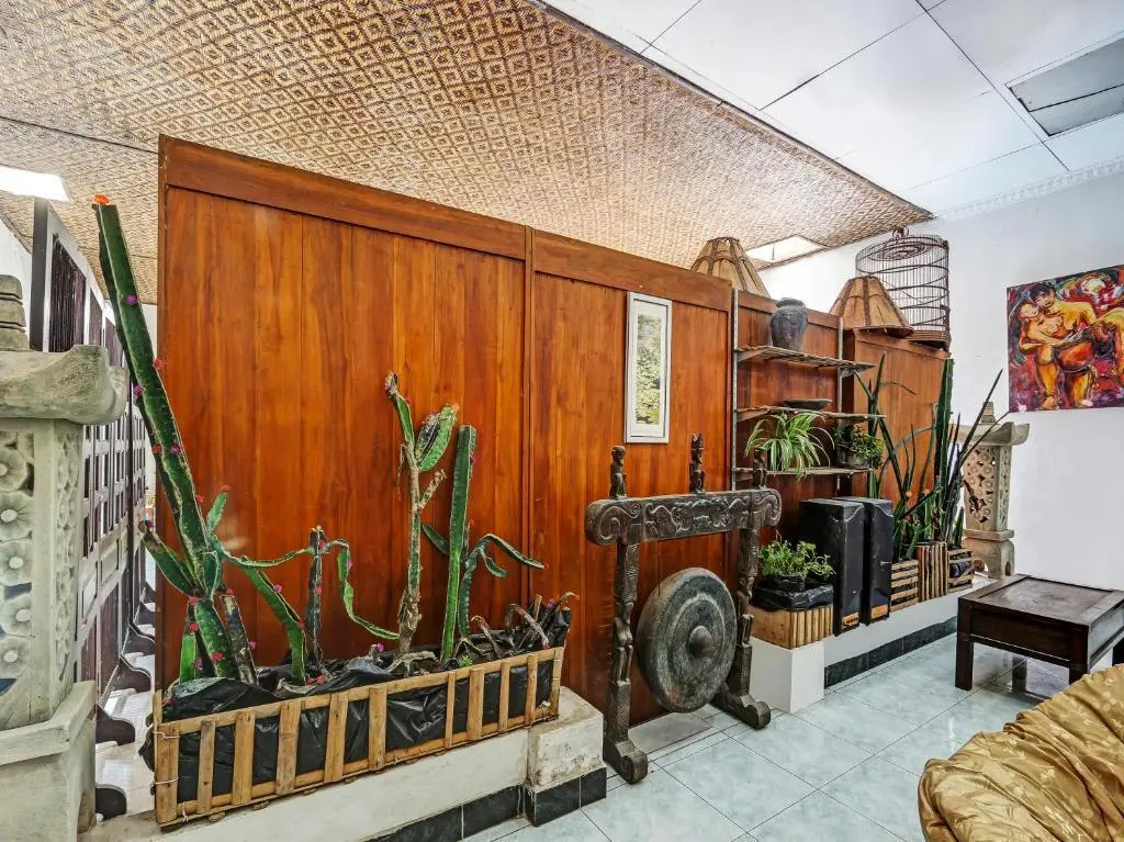 Джокьякарта: OYO 90903 Chez Laelik Homestay