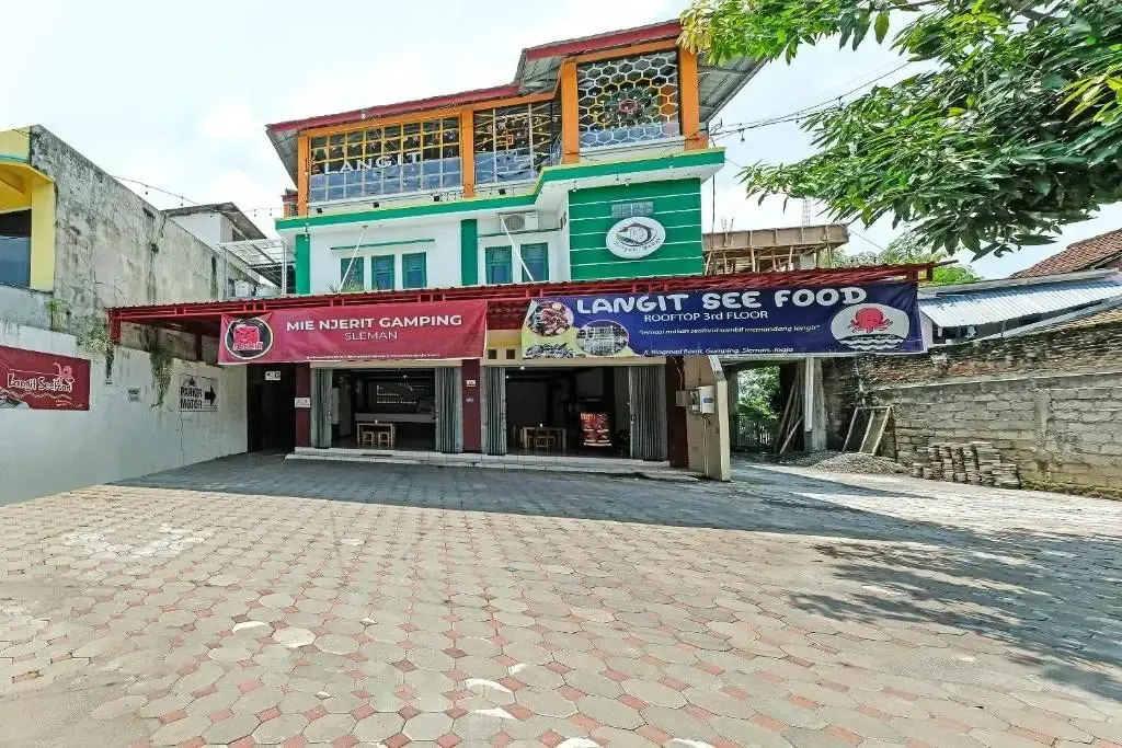 Ngaglik: SUPER OYO 90905 Dangau Datuk Guesthouse