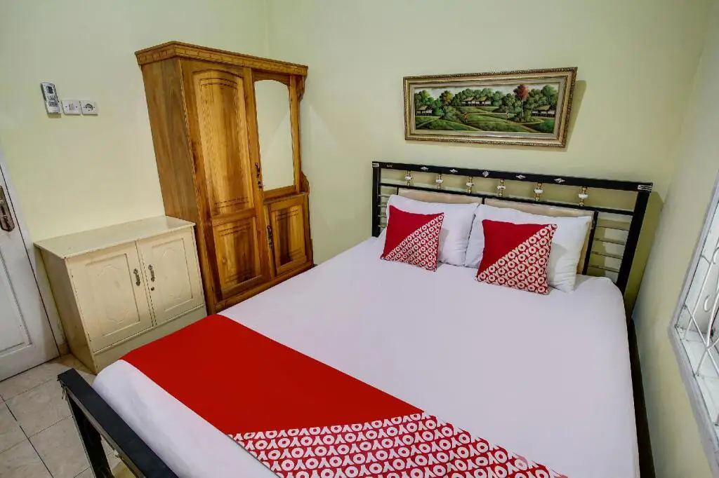 Палу: OYO 90969 Nirwana Guest House