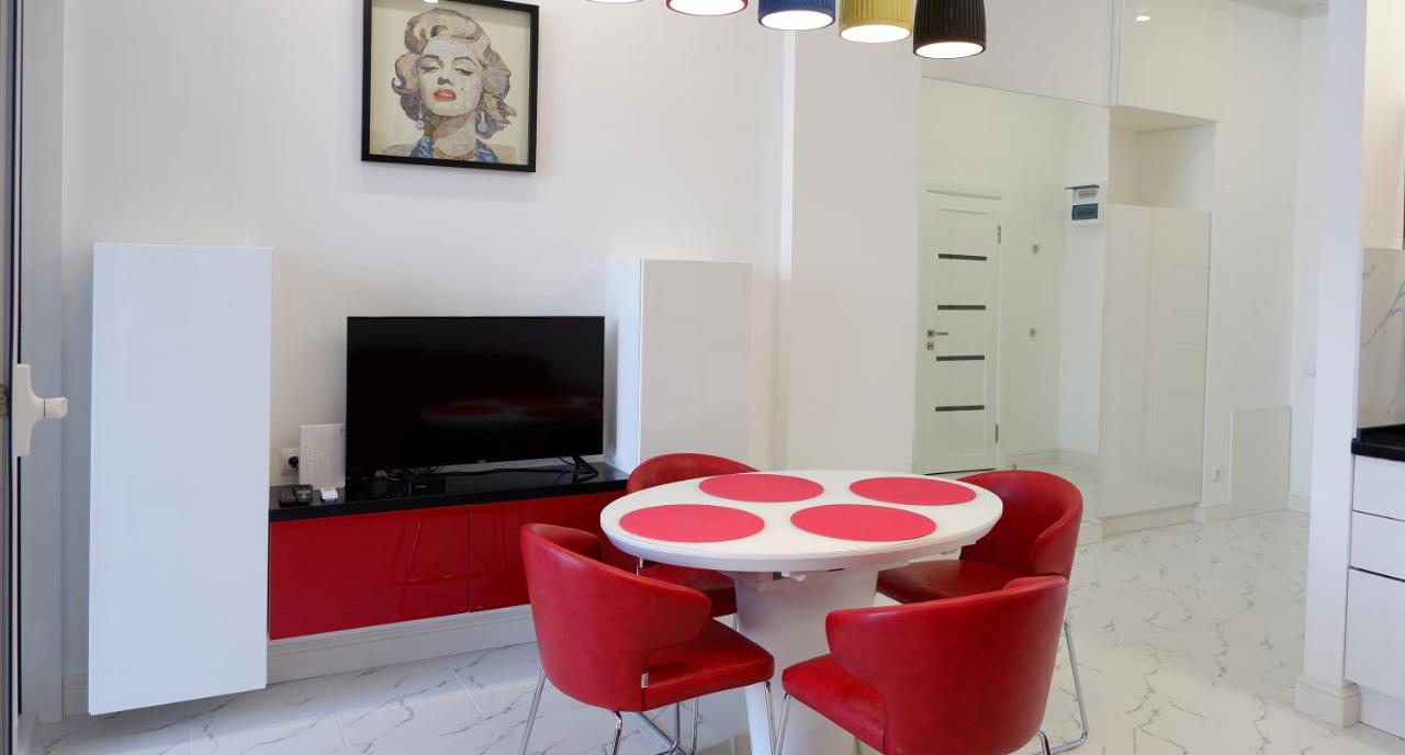 Красная Поляна: Happy Place apartments Monro