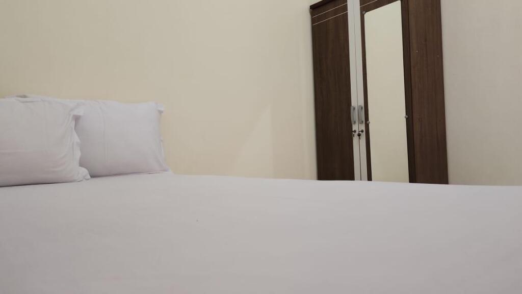 Сурабая: OYO 91126 Kertajaya Residence Surabaya