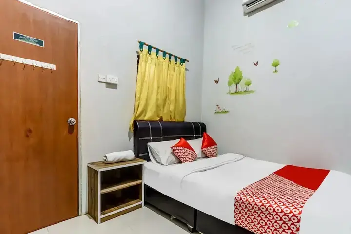 Батам: OYO 91296 Nagoya Guesthouse