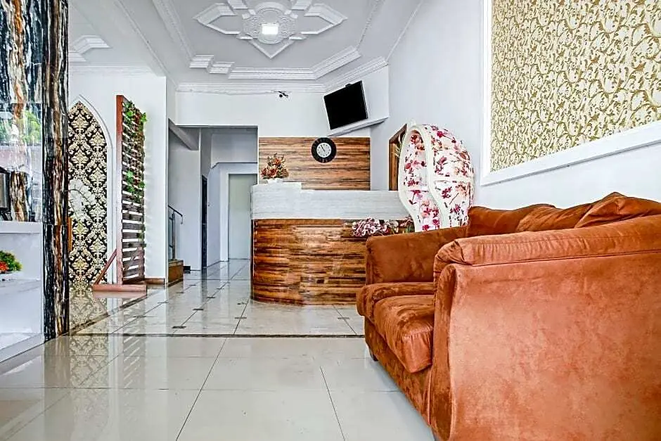 Пангкаланбун: OYO 90221 Makarim Guest House Syariah
