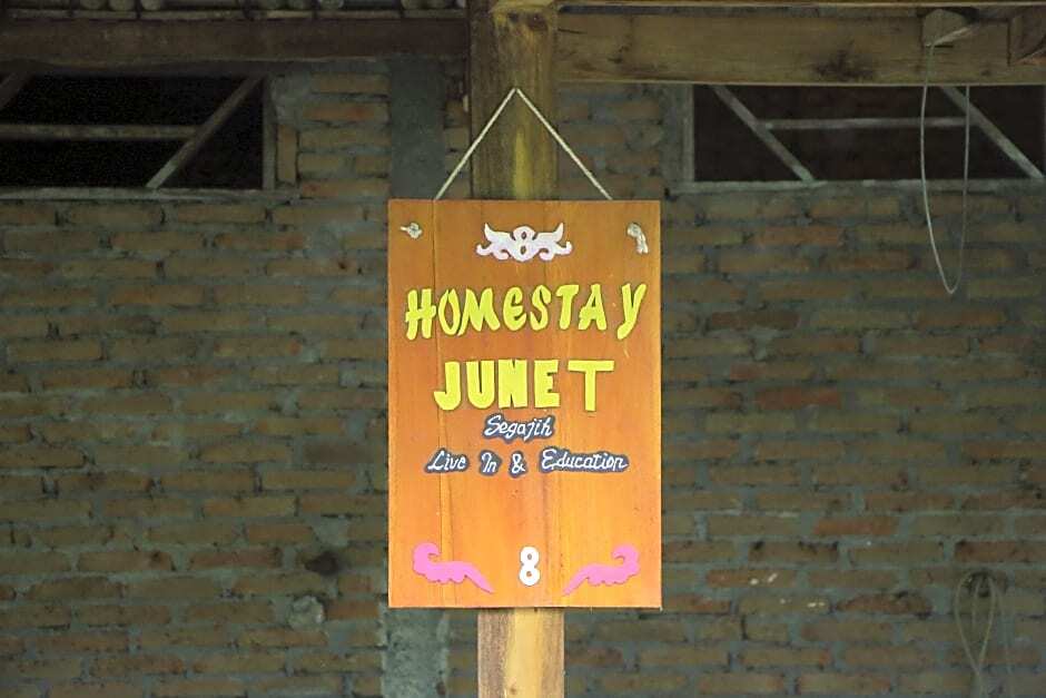 Харготирто: Homestay Junet by ZUZU