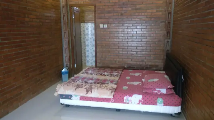 Вoнoсари: Jogo segoro home stay