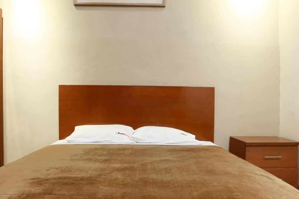 Сурабая: RedDoorz near Balai Kota Surabaya
