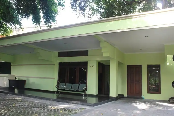 Сурабая: RedDoorz near Balai Kota Surabaya