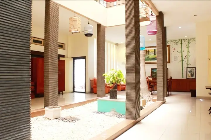 Сурабая: RedDoorz near Balai Kota Surabaya