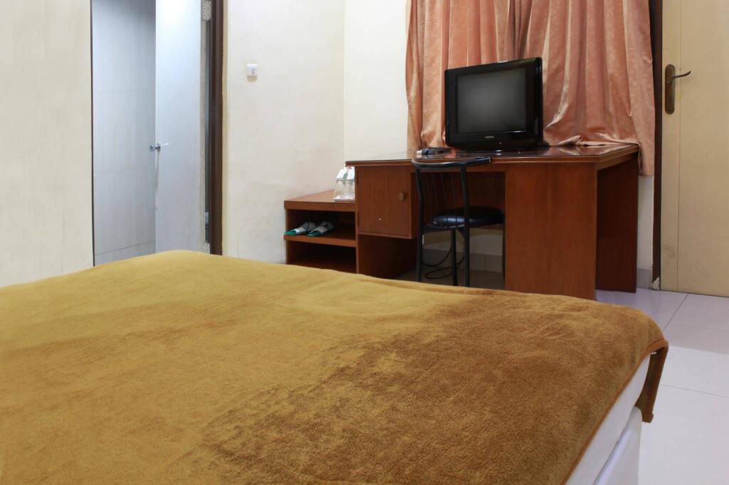 Сурабая: RedDoorz near Balai Kota Surabaya