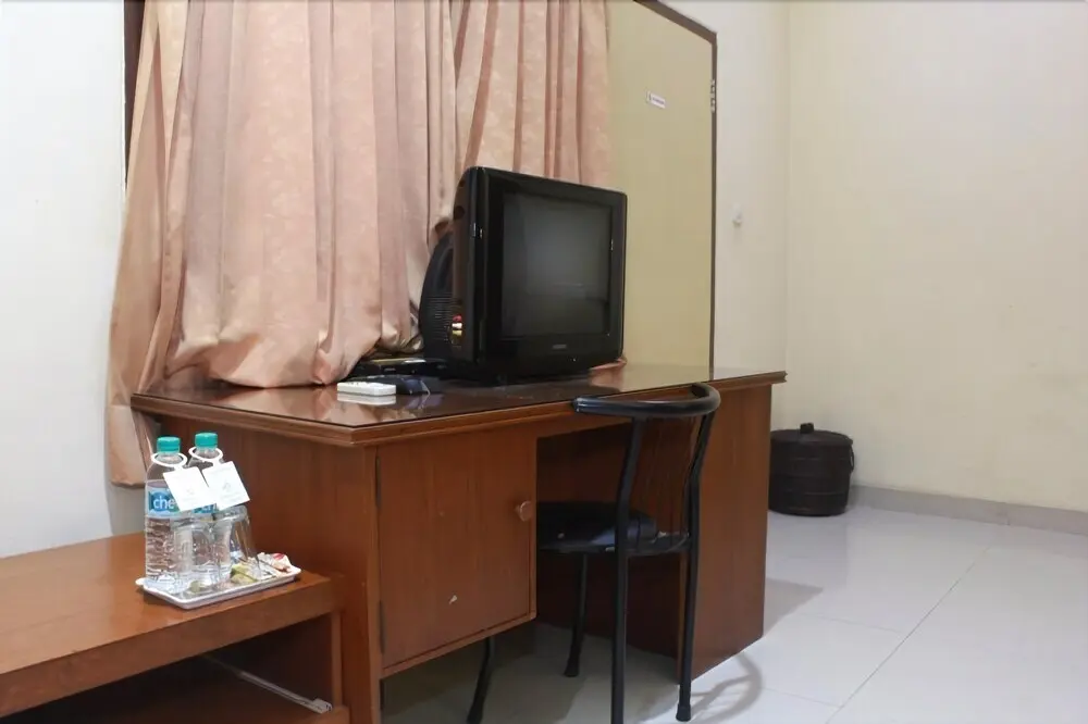 Сурабая: RedDoorz near Balai Kota Surabaya