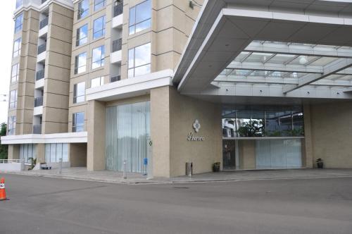 Джакарта: The Mansion At Dukuh Golf Kemayoran Apartment Tower Bellavista 1