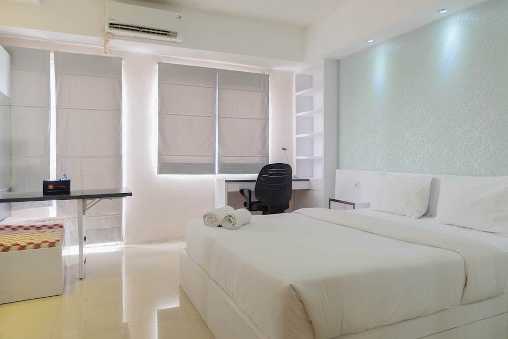 Депок: Strategic Studio Room Park View Condominium Apartment