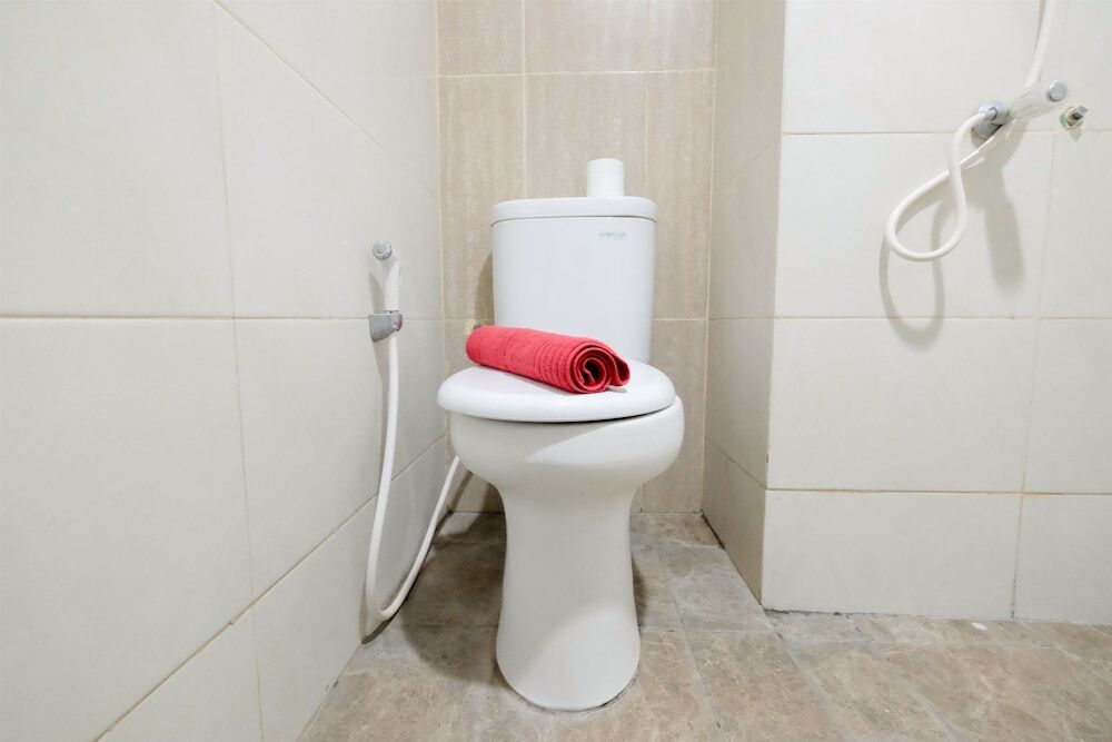 Бекаси: Homey Studio Apartment @ Grand Dhika City