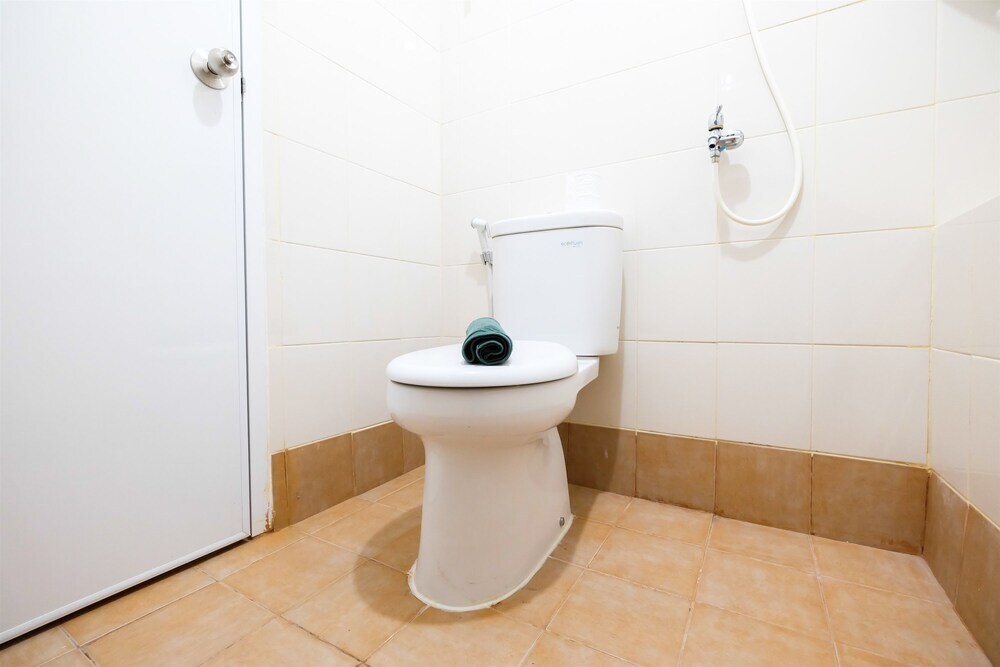 Джакарта: Spacious at Bassura City Apartment By Travelio