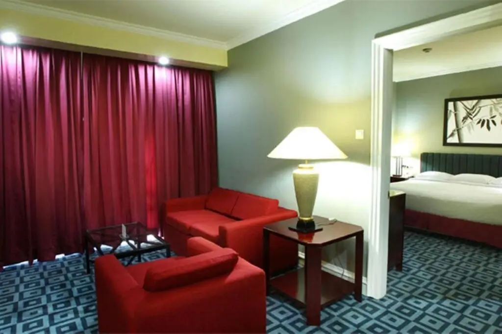 Сурабая: Surabaya Suite Hotel