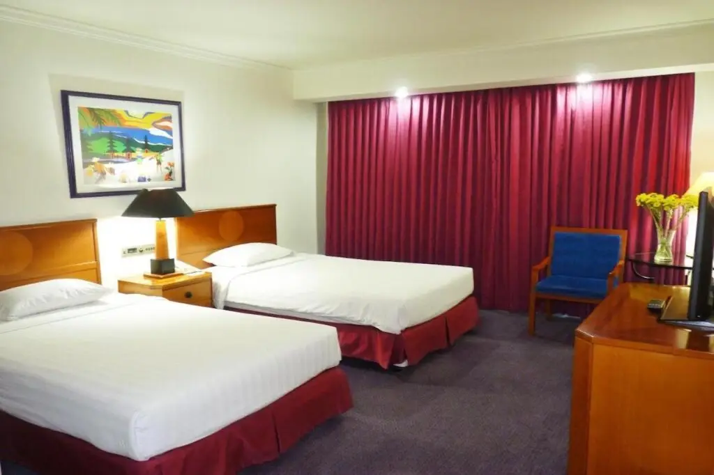 Сурабая: Surabaya Suite Hotel
