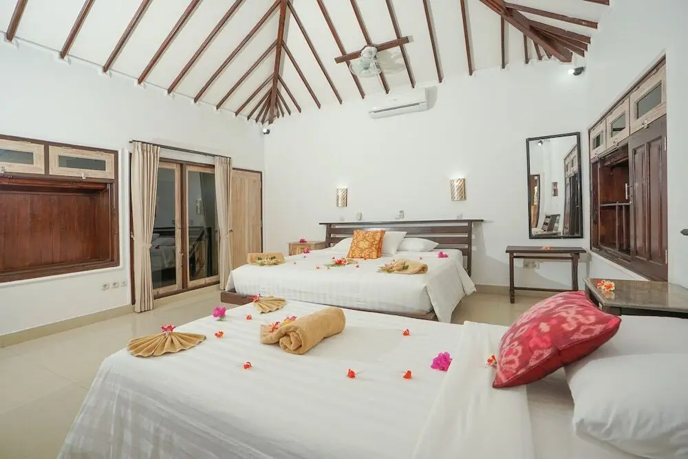 Гили Траванган: Martas Bungalows