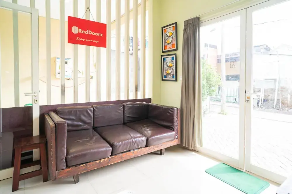 Сидоарджо: RedDoorz near Suncity Mall Sidoarjo