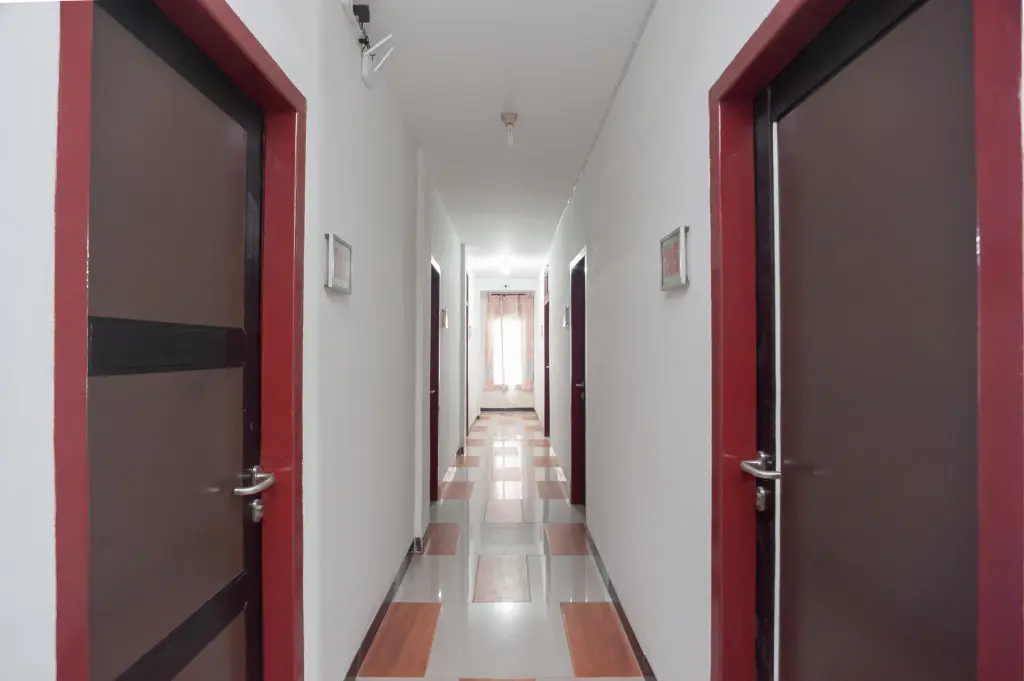 Джамби: Reddoorz Near Jembatan Makalam