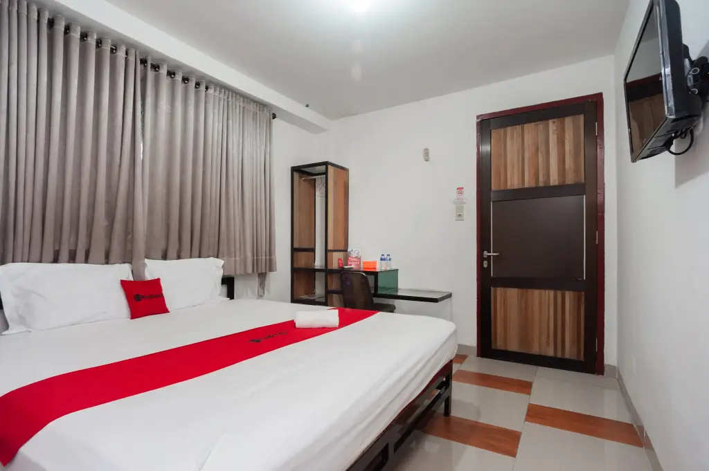 Джамби: Reddoorz Near Jembatan Makalam