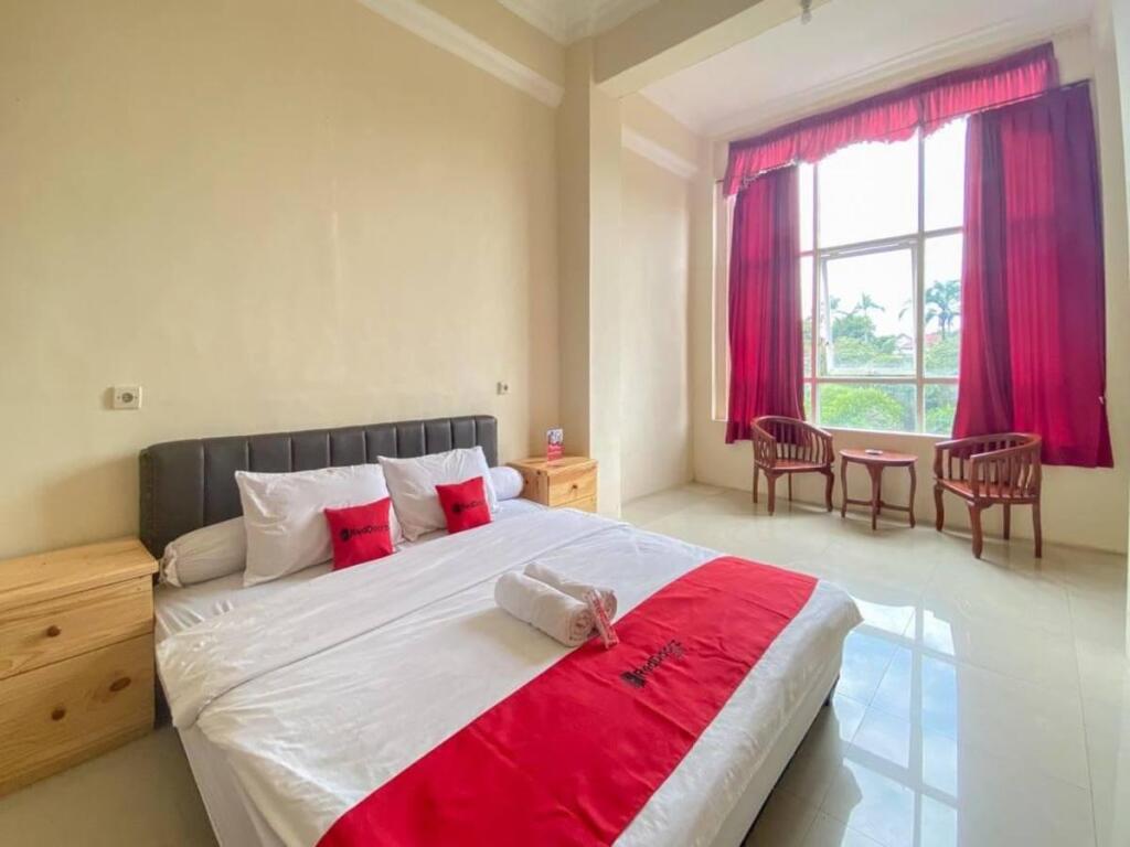 Маланг: RedDoorz near Universitas Merdeka Malang 2