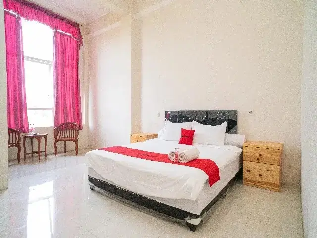 Маланг: RedDoorz near Universitas Merdeka Malang 2