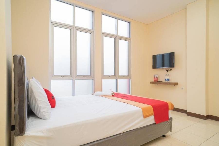 Тангеранг: RedDoorz near Stasiun Tangerang