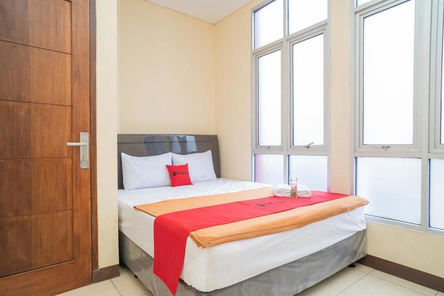 Тангеранг: RedDoorz near Stasiun Tangerang