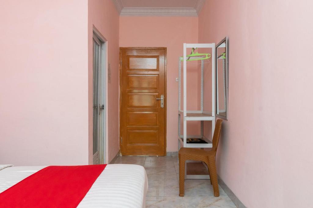 Паданг: RedDoorz Syariah near Transmart Padang