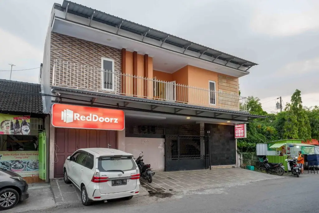 Тегал: Reddoorz Syariah Near Rs Mitra Keluarga Tegal