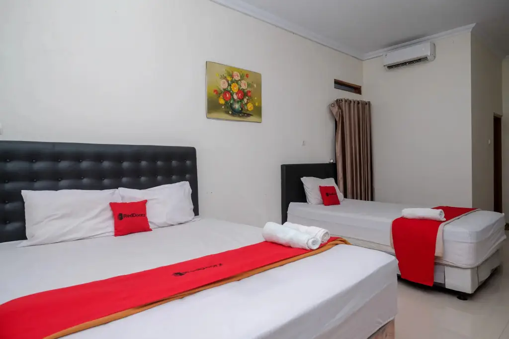 Депок: RedDoorz Syariah near RS Hermina Yogyakarta