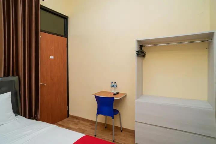 Сурабая: RedDoorz Syariah near Jembatan Merah Plaza