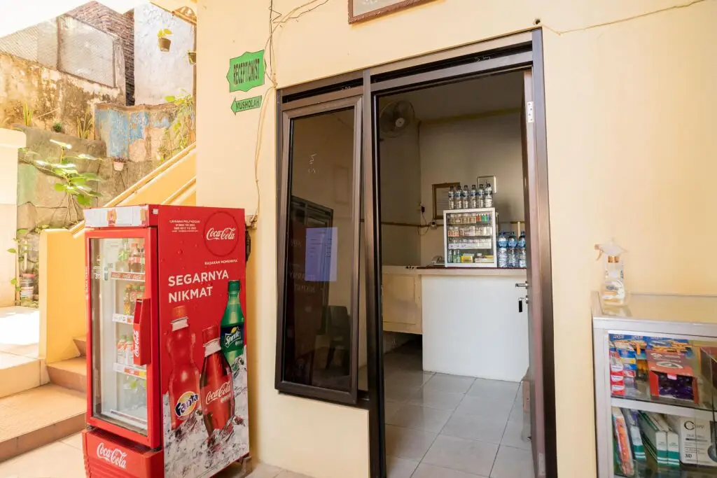 Сурабая: RedDoorz Syariah near Jembatan Merah Plaza
