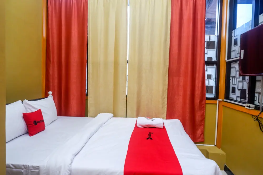 Караганьяр: RedDoorz Syariah near Exit Toll Ngemplak Solo