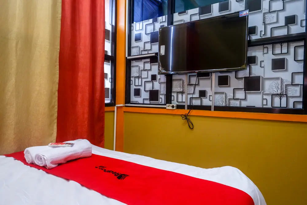 Караганьяр: RedDoorz Syariah near Exit Toll Ngemplak Solo