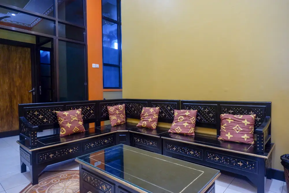 Караганьяр: RedDoorz Syariah near Exit Toll Ngemplak Solo