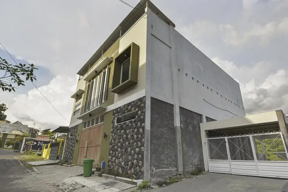 Маланг: RedDoorz Syariah @ Tatasurya Guesthouse Malang