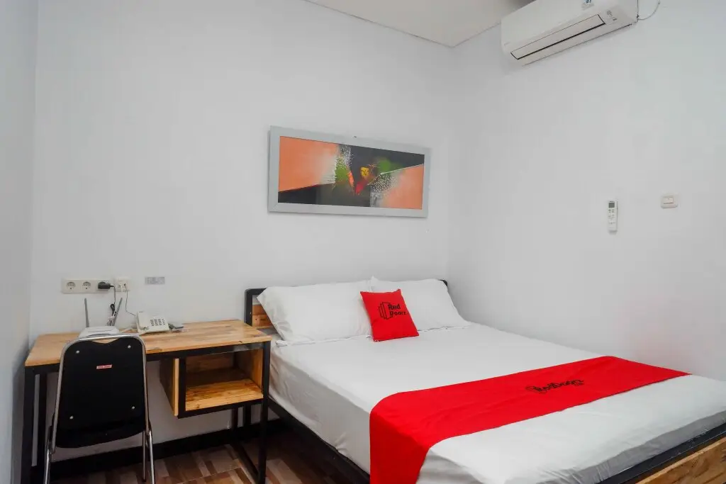 Семаранг: RedDoorz Plus near Patung Kuda Undip