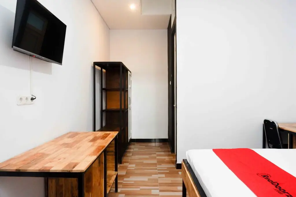 Семаранг: RedDoorz Plus near Patung Kuda Undip