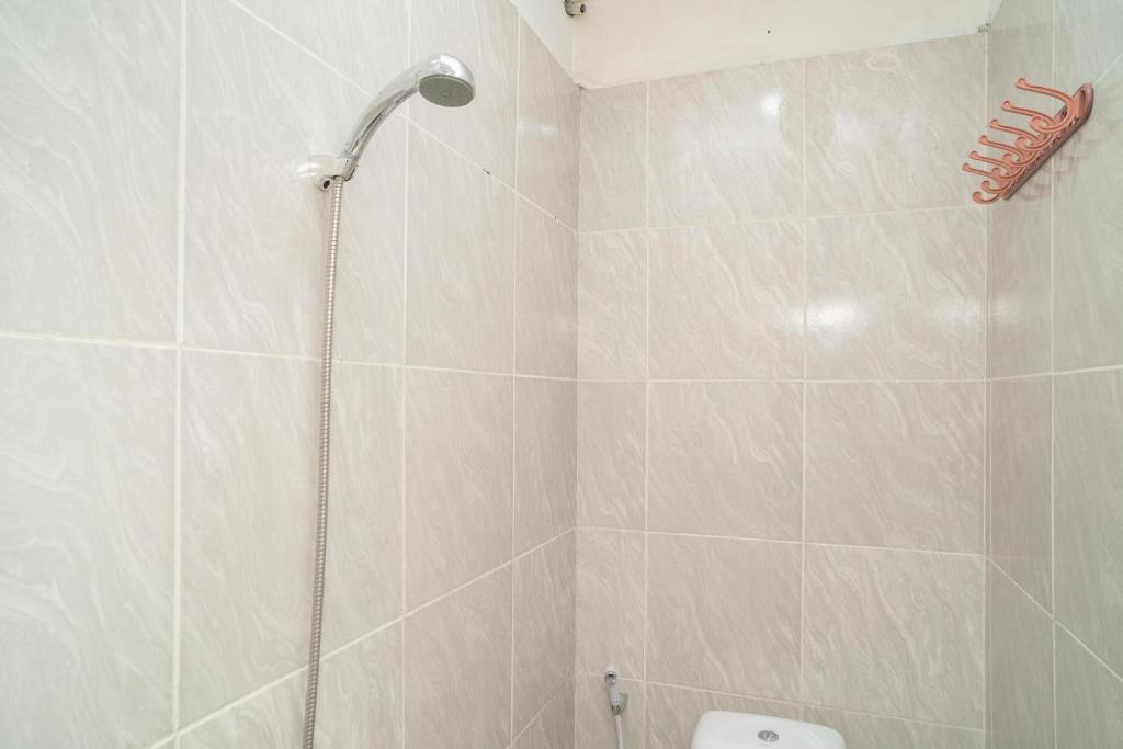 Джакарта: RedDoorz Plus near ITC Cempaka Mas 2
