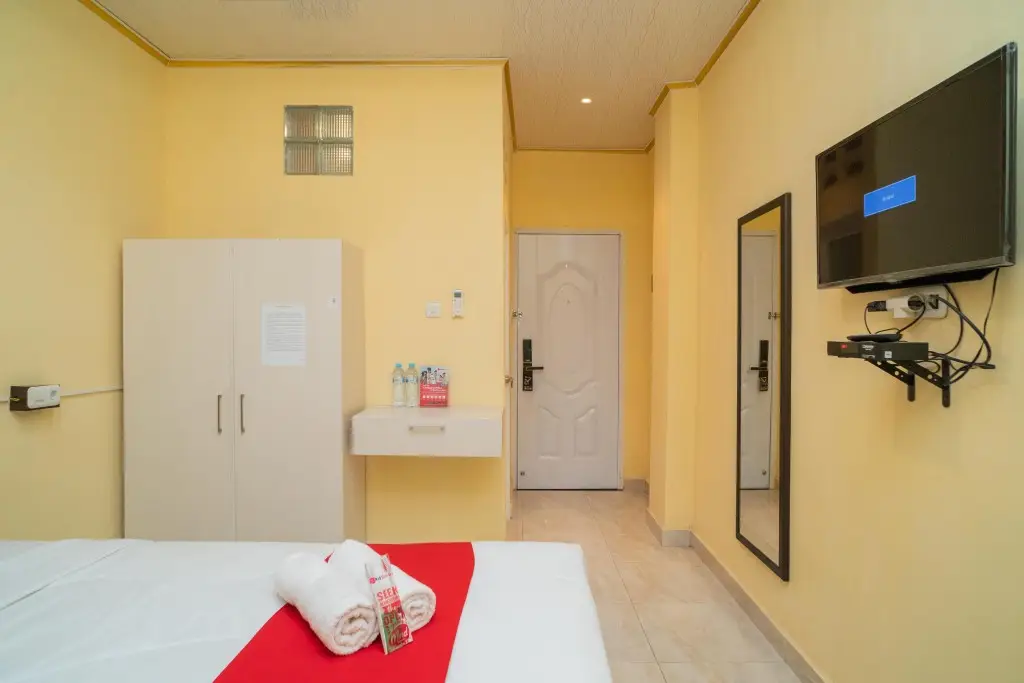 Сурабая: RedDoorz Plus Syariah near Pasar Turi