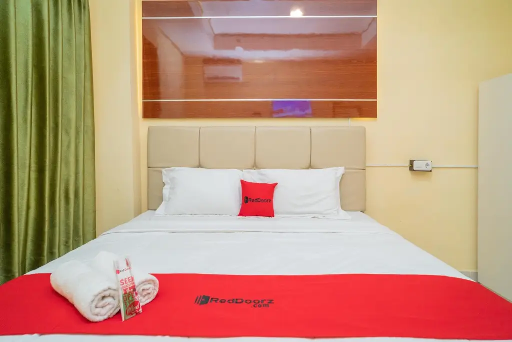 Сурабая: RedDoorz Plus Syariah near Pasar Turi