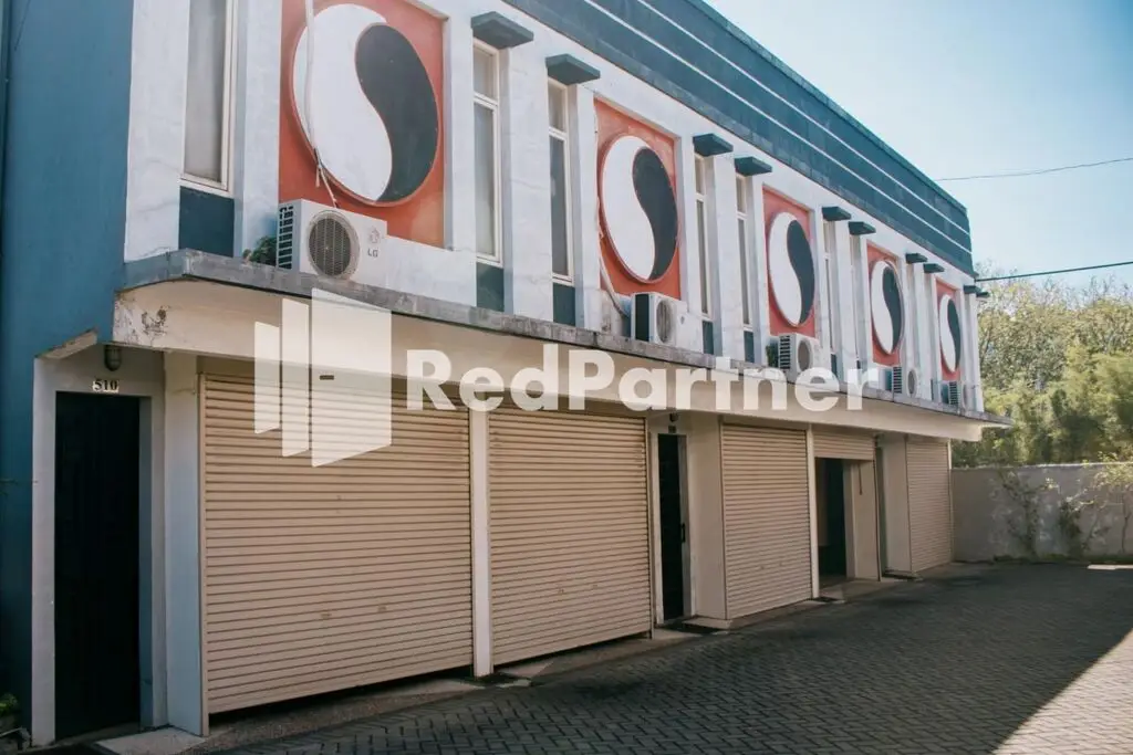 Сурабая: Pits Hotel RedPartner Near Atom Mall
