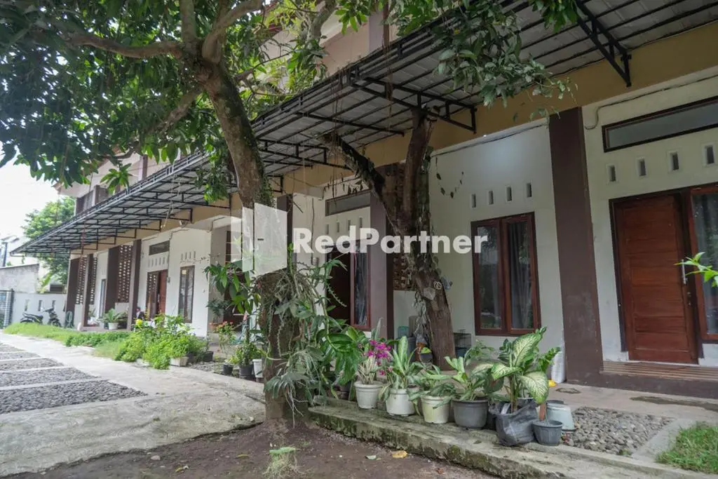 Слеман: Paviliun Gelatik Redpartner Syariah Near Ugm