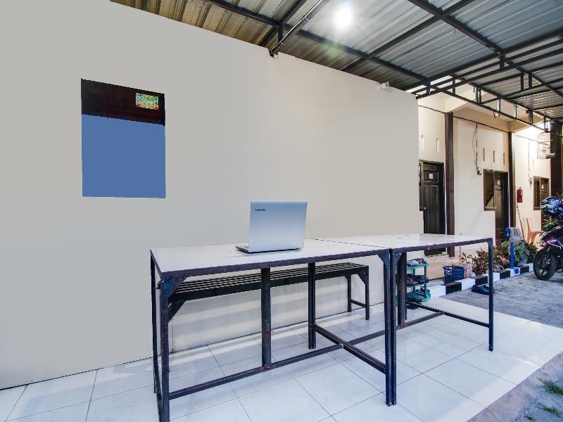 Пеканбару: Spot On 91752 Izzami Homestay Syariah