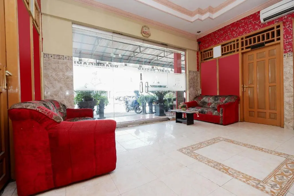 Картасура: RedDoorz near Rumah Sakit Ortopedi Dr Soeharso