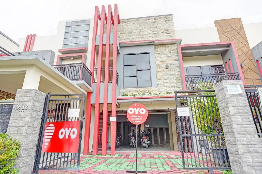 Сурабая: OYO 90801 Deanofaa Residence Syariah