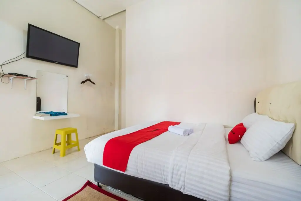 Букиттинги: RedDoorz Syariah near Pasar Aur Kuning