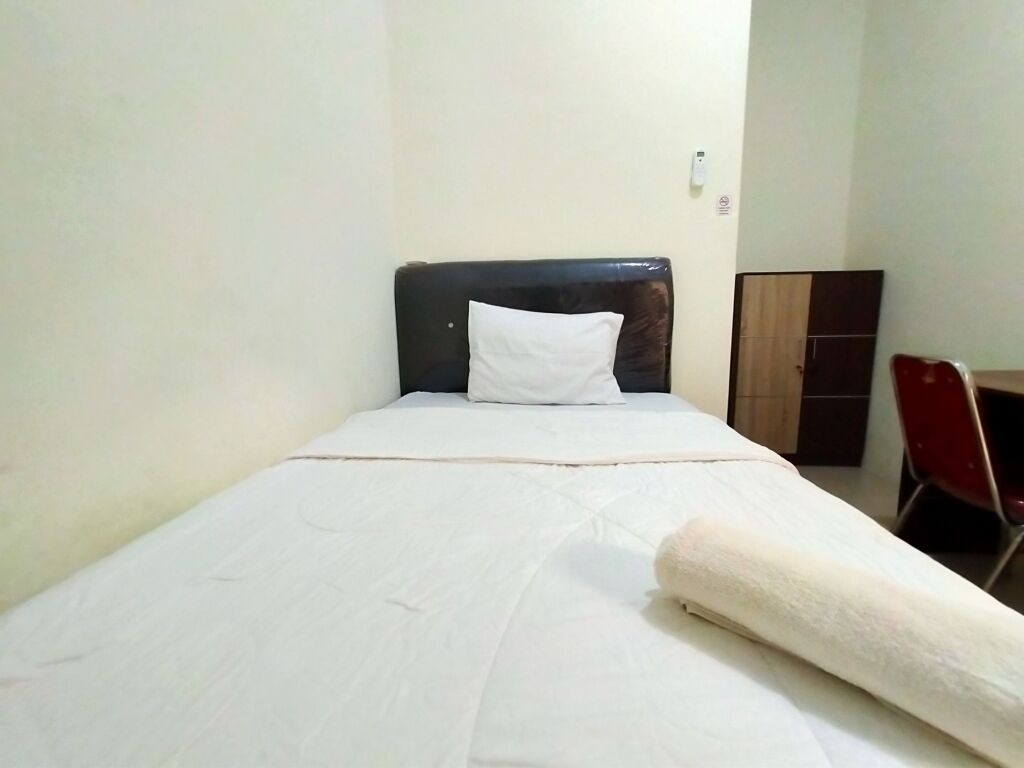 Макассар: Homestay Danesti Syariah Near Bandara Sultan Hasanuddin Mitra RedDoorz