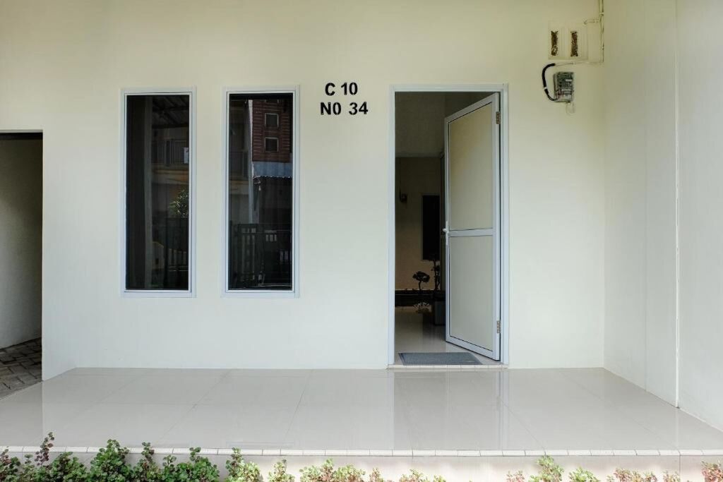 Макассар: Homestay Danesti Syariah Near Bandara Sultan Hasanuddin Mitra RedDoorz